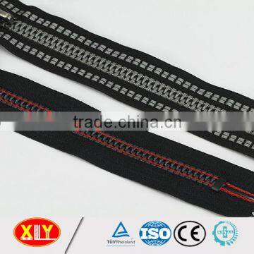 2015 New Production Special Teeth Open End Plastic Zipper photo-3