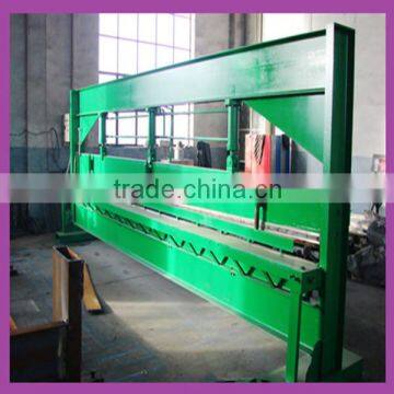 Metal sheet shearing machine