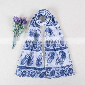 Low MOQ fashionable bright color sell well in spring and summer scarf shawls scarves