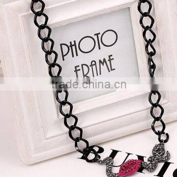 2015 European style sex lip pendant necklace