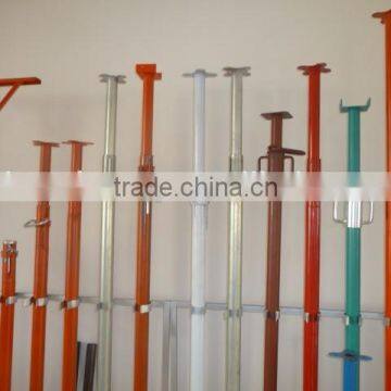 Adjustable construction scaffolding prop