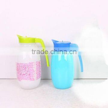 hot sell glass pitcher with spray