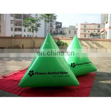 inflatable green buoys triangular shape for water triathlons advertising