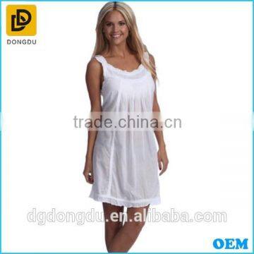 2015 beautiful embroidery Lady Nightgown