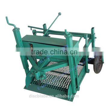 Walking Tractor Peanut Harvesting Machine Groundnut Digger
