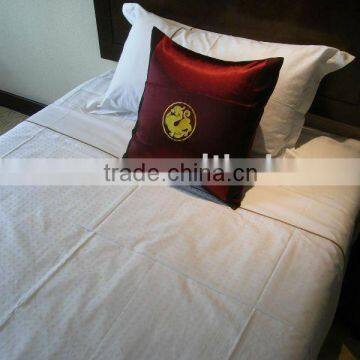 100% Polyester hotel Cushion cover and bed runner