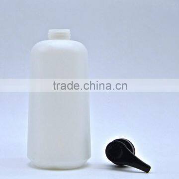 pe Plastic Bottle/ 700 Spray Bottle/ Cosmetic Packaging for Shampoo