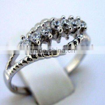 QCR059 CZ silver rings in rhodium plating,925 sterling silver rings from jewelry manufacturer