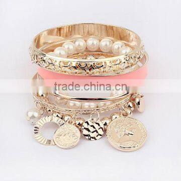 Shopping websites hollow out fashion bracelets