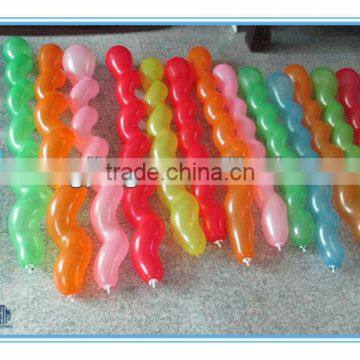 spiral shaped latex baloons