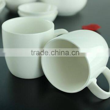 China Supplier New Premium Custom Design White Glazed Porcelain Dinner Set photo-3
