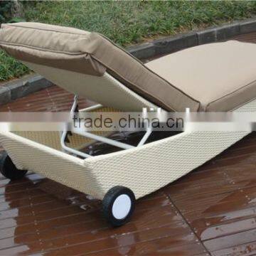 Rattan Sun Lounger photo-3