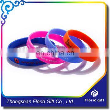 High Quality 2017 Branding Deboss Cheapest Silicone Bracelets photo-3