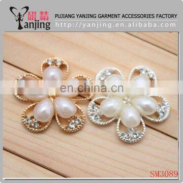 Wholesale pearl rhinestone button