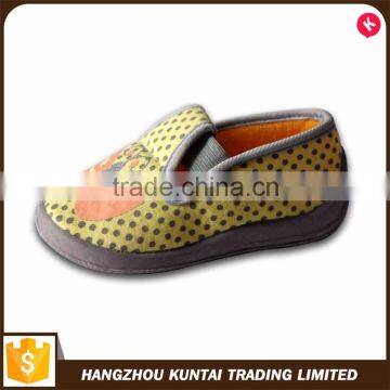 Guaranteed quality proper price kids shoes