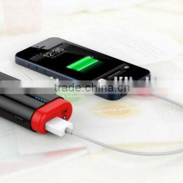 100% real 4400mAh capacity emergency chargers with 4 LED power indicator and hand light