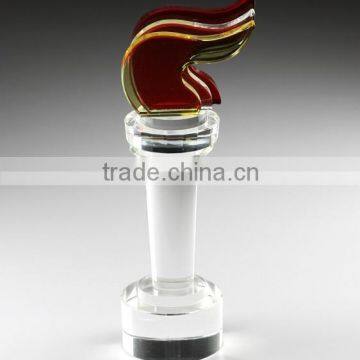 2016 best design red torch crystal trophies andawards selling in China