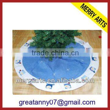 China Manufacturer New Blue Snowman Christmas Embroidery Tree Skirt Wholesale