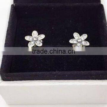 925 Sterling Silver Stud Earrings Dazzling Daisy, Clear CZ Earrings                        
                                                Quality Choice