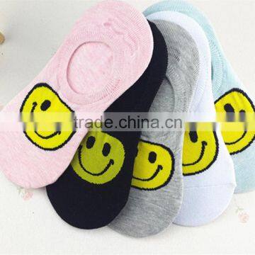 Hot fashion cartoon smile expression invisible socks for lady