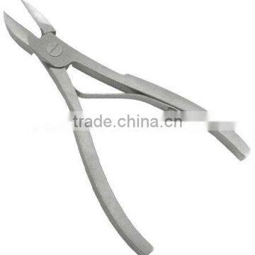 Sharp cuticle nipper