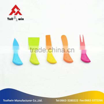 New design colorful non-stick coating cheese knife set