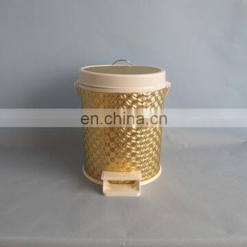 2014 golden plastic car trash bin