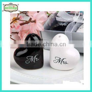 Cheaper ceramic shaker china wholesale wedding favors