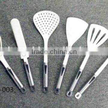 2016 Hot Sale FDA and LFGB Food Grade Colorful Nylon Cooking Utensils Set & Silicone Kitchen Products