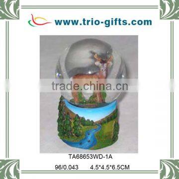 Hot Sale China Cheap Polyresin Deer Desgin Souvenirs Water Ball
