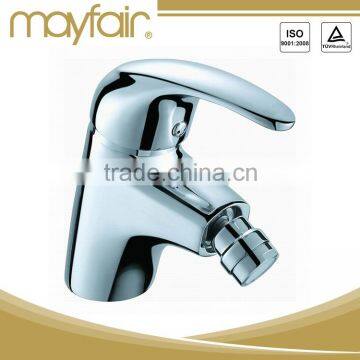 Retractable single hole long basin faucet