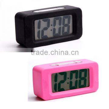 2016 Hot selling manufacturer alarm mechanical electronics LED table clock
