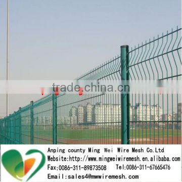 PVC coated curvy welded wire mesh garden fencing