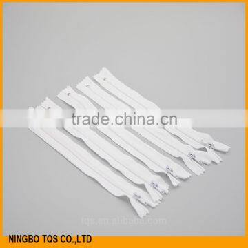 High Quality No.#3 20 cm Auto Lock Close End White Nylon Zipper photo-4