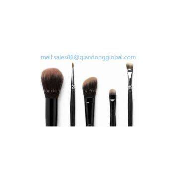 cosmetic brush