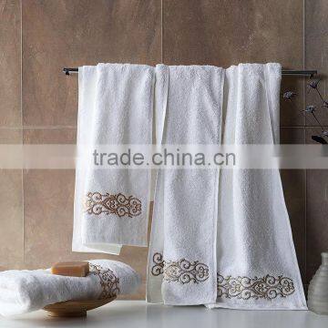 Popular 5 Hotel Star Solid Color Dobby 100% Cotton Hotel Bath Towel Set Made in China