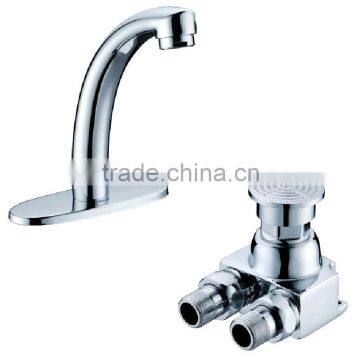 High Quality Brass Foot Pedestal Faucet, Open the Faucet by Foot, Chrome Finish and Deck Mounted