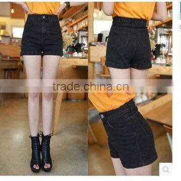 The new spring and summer 2015 loose lipped white waist size A denim shorts female skinny pants