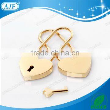 Gold big heart padlock for lover