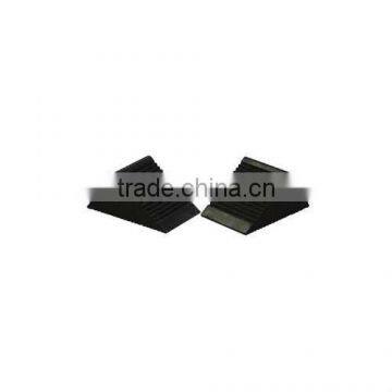 Rubber wheel chocks, for passenger cars and utility trucks