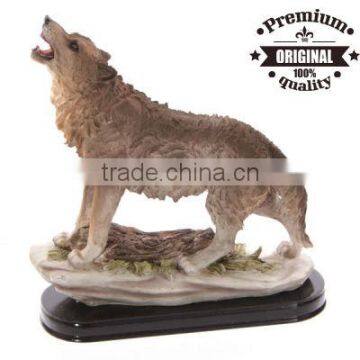 polyresin wild howling wolf for home decoration