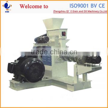 Automatic animal feed pellet making machine with steam