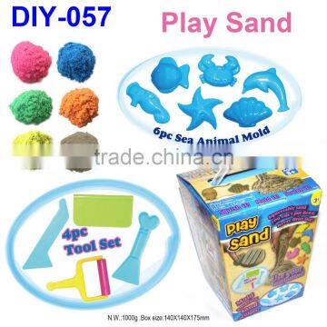 22015 hot selling DIY educational moving magic play sand with Tools and Molds for kids