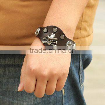 XP-LB-6111 Factory Direct Wholesale Genuine Leather Bracelet Jewelry Nail Rivet Skull Leather Bracelet for Men photo-4