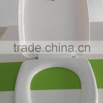 Selling Plastic pp Material Automatic Water Spray Toilet Seat photo-4