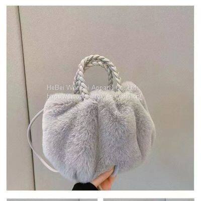 011 2023 new plush handbag autumn and winter fashion girl artificial fur shoulder oblique span bag