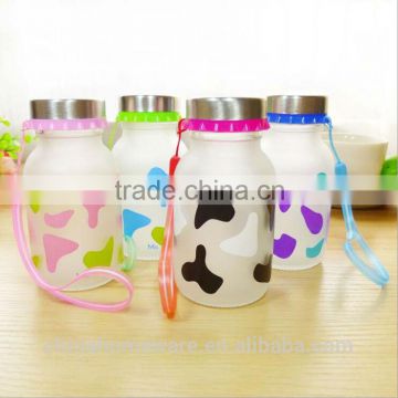 2014year wholesale sealing up lovely milk line frosted glass bottle student carrying bottles