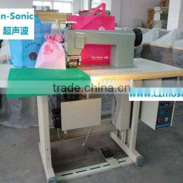 Ultrasonic lace sewing machine for non-woven shopping bag