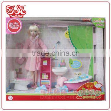 Fashion doll toy complete with doll accessories