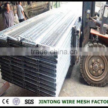 galvanized perforated metal mesh/antiskid perforated metal plate/non slip sheet